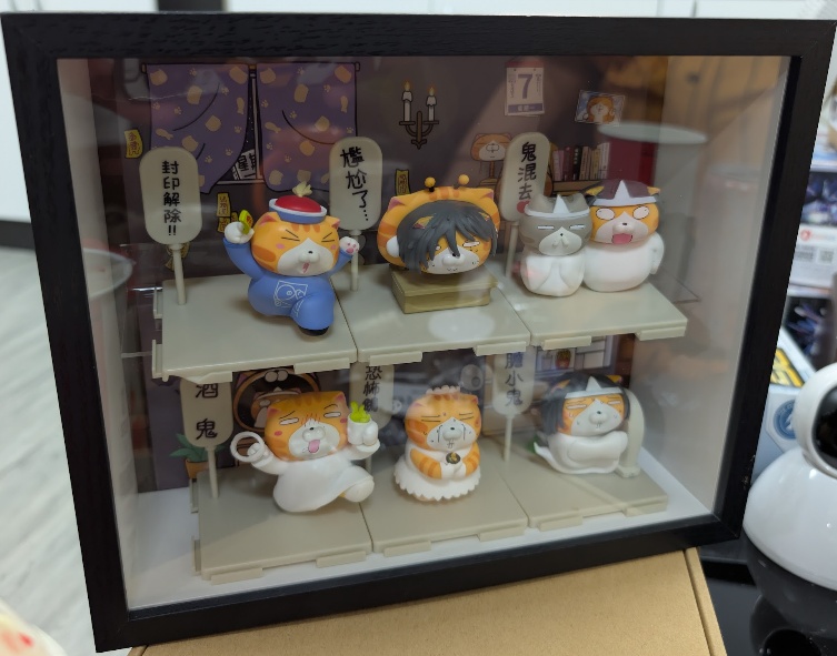 盲盒商品展示櫃